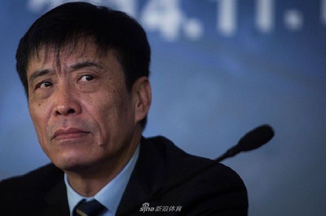 纪左左冲纪南乔做了个鬼脸，她心里打的那点小九九在座谁人不知，只是不好拆穿而已，更何况，这次陆迟墨的身边有黎漾在。